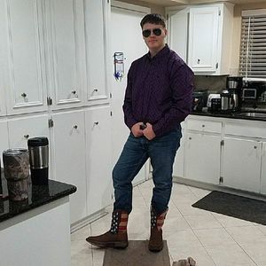 Meet your Posher, Kade